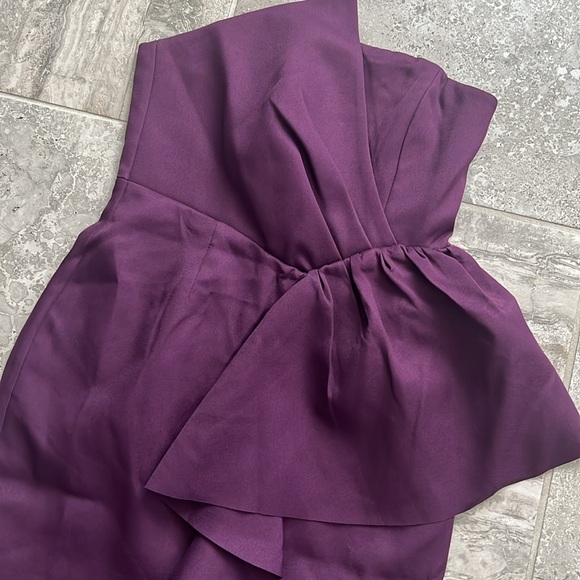 NEW Elliatt Reception Cascade Ruffle Strapless Dress in Purple, Size L $170 - Picture 9 of 15